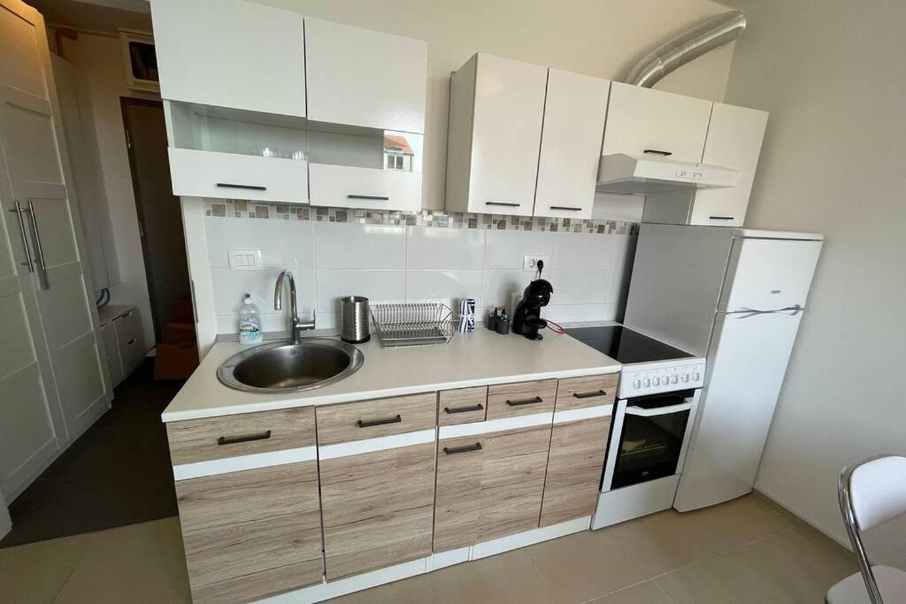 Apartment Gema - One Bedroom Apartment Izola Zewnętrze zdjęcie