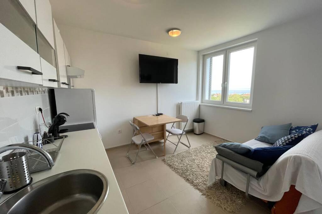 Apartment Gema - One Bedroom Apartment Izola Zewnętrze zdjęcie